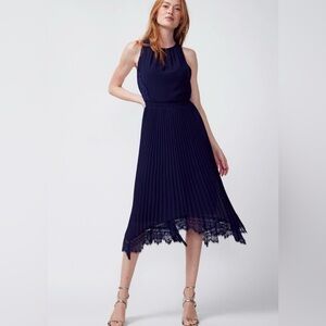 🆕 White House Black Market Lace trim pleated midi in Officer Blue size 8